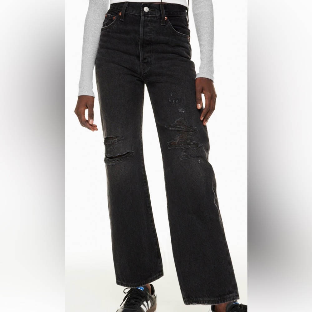 Levi’s Ribcage Straight Ankle| Black Distressed Denim| Size 27